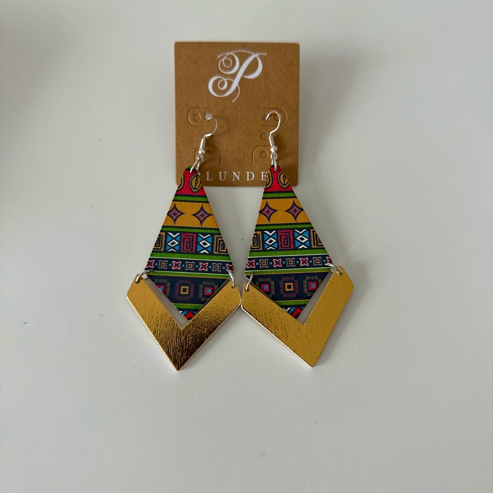 Plunder Abstract Design Diamond Shaped Dangling Earrings NEW